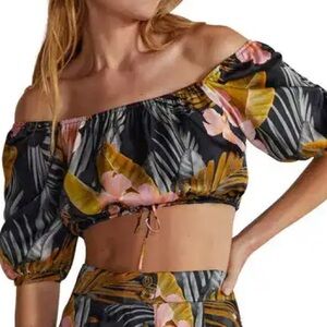 FAVORITE DAUGHTER 
The Anywhere With You Off The Shoulder Crop Top